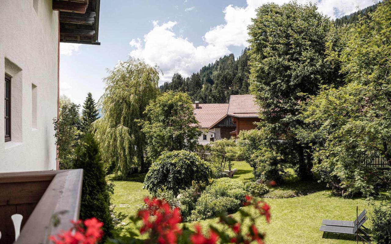 Strasserwirt - Ansitz Zu Tirol Strassen Exterior foto