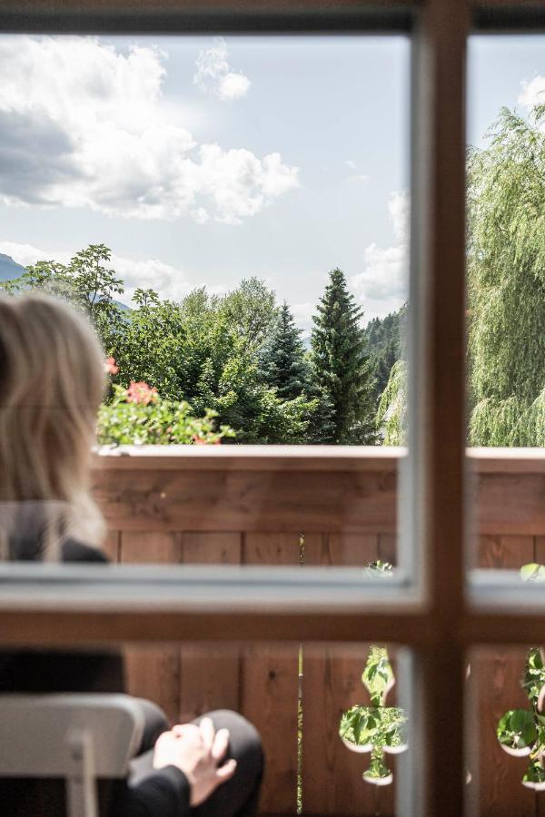 Strasserwirt - Ansitz Zu Tirol Strassen Exterior foto