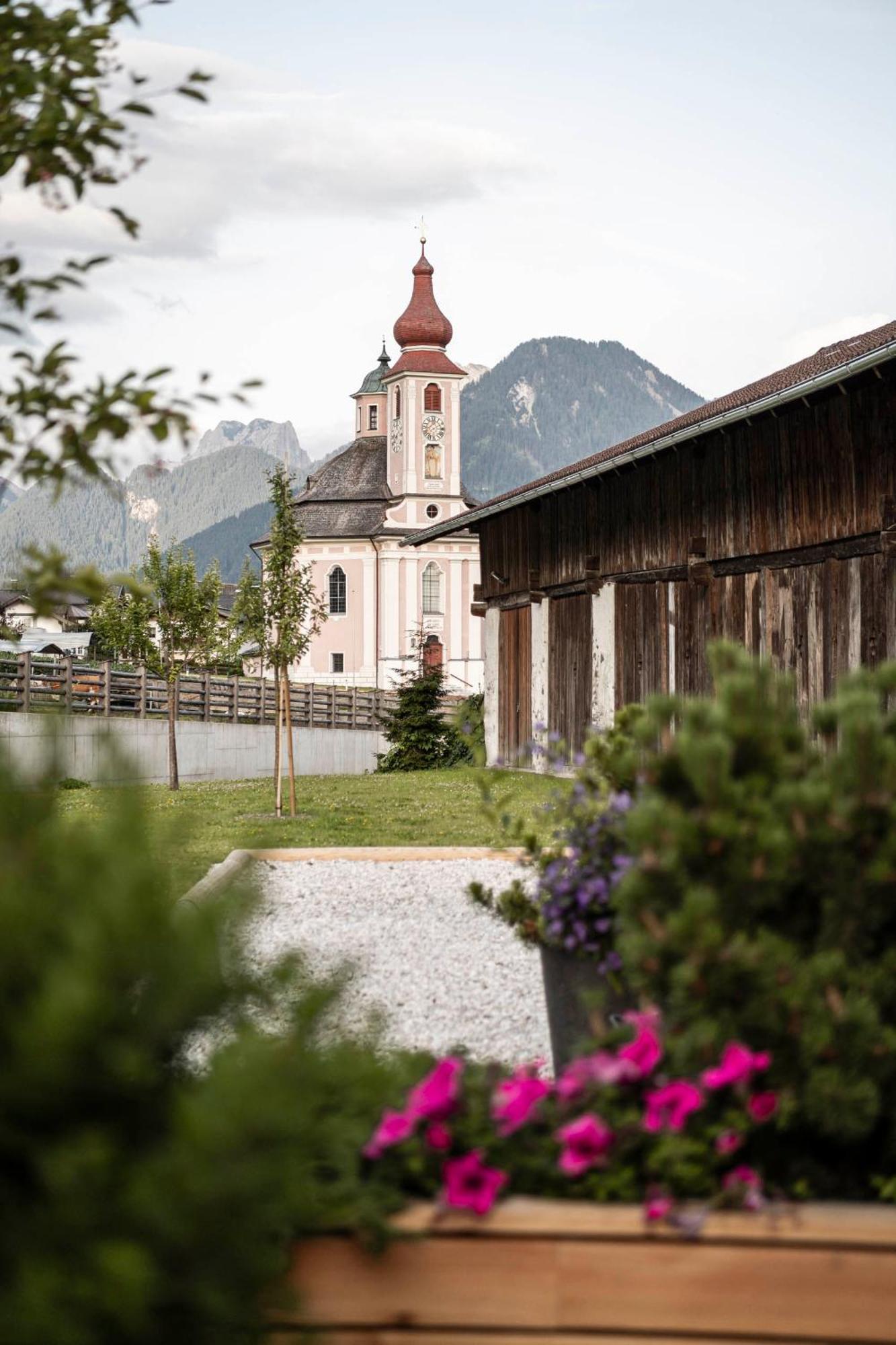 Strasserwirt - Ansitz Zu Tirol Strassen Exterior foto