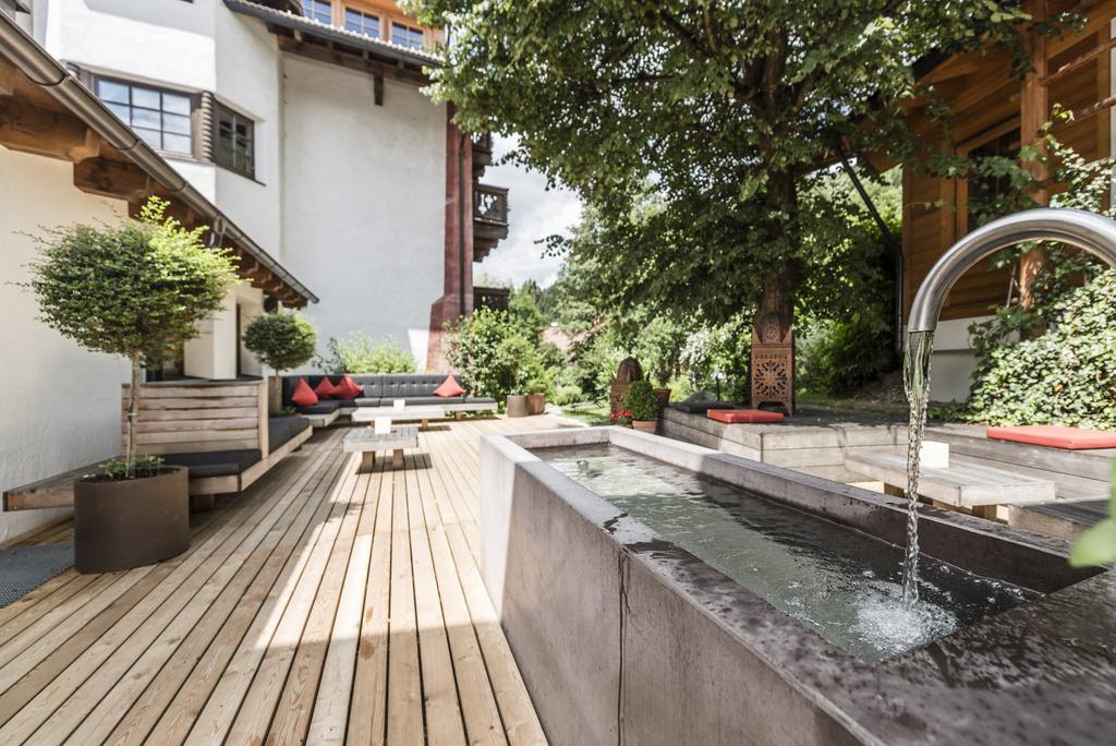 Strasserwirt - Ansitz Zu Tirol Strassen Exterior foto